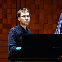 Tom Georgel, piano